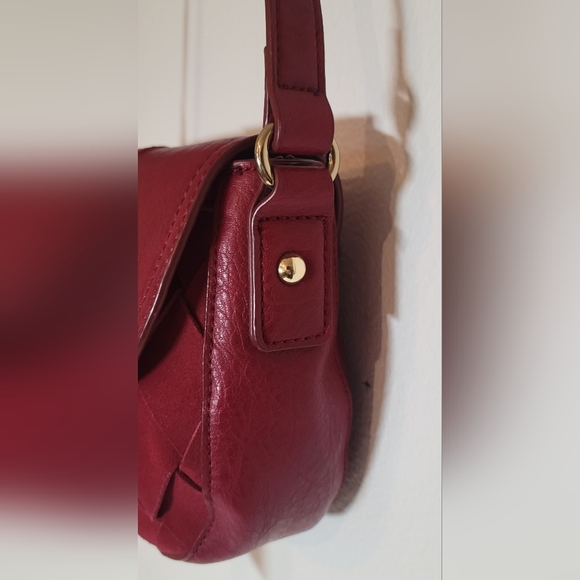 INC International Concepts Ella Saddle Crossbody Bag Wine - Picture 4 of 6